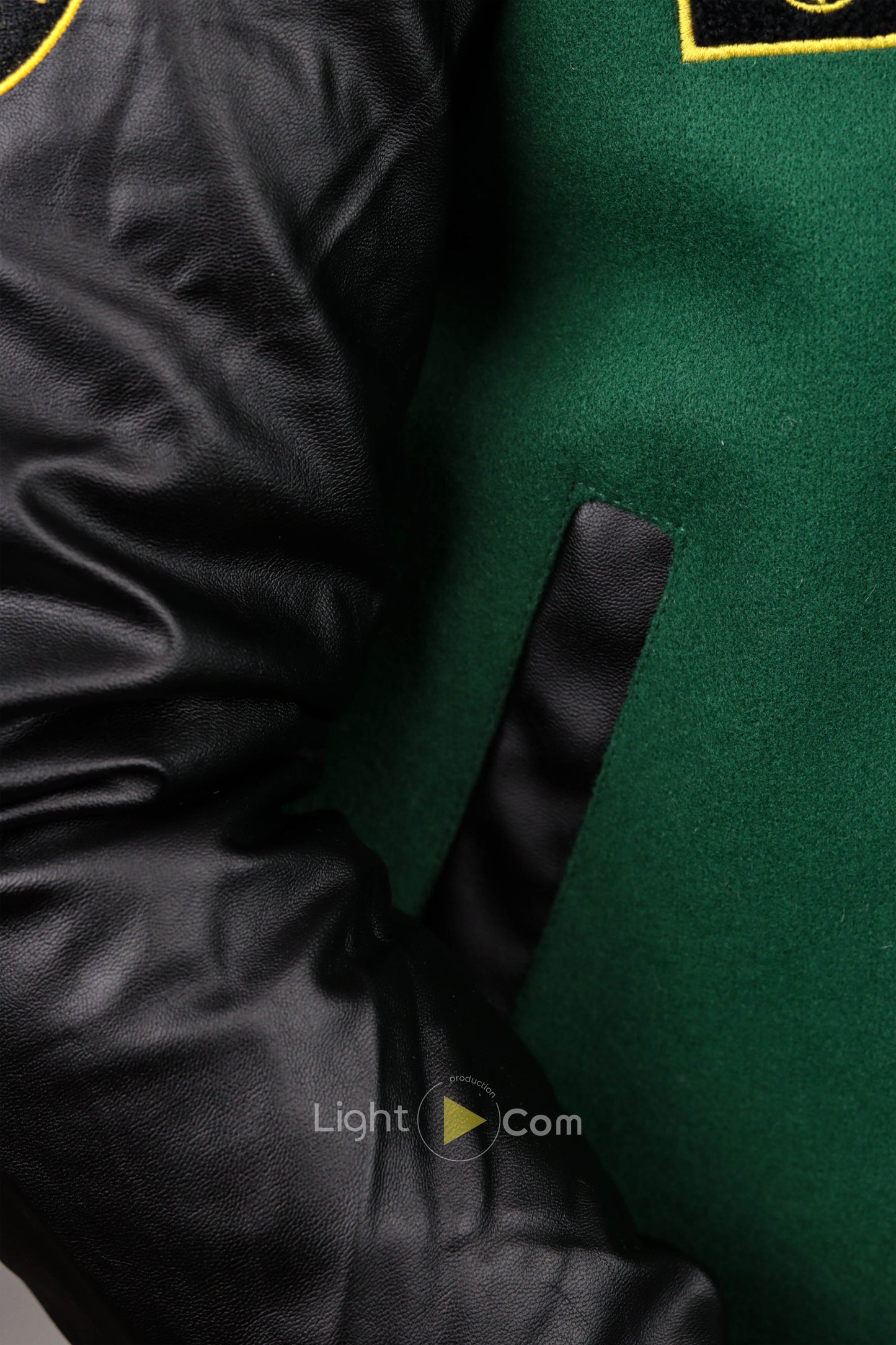 جاكيت رجالي – NYA Edition | تصميم فاخر جودة عالية /